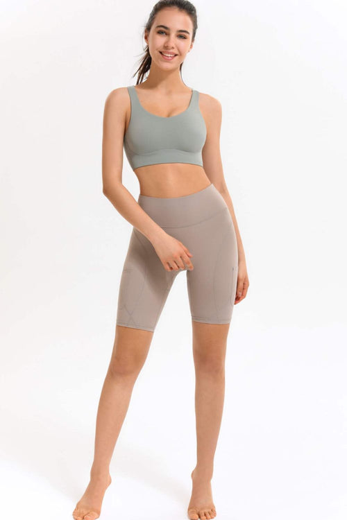 Crisscross Cutout Scoop Neck Sports Bra